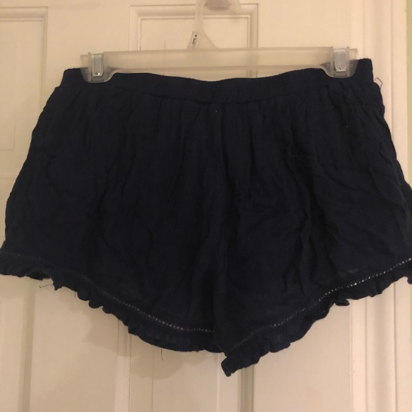 Blue ruffle shorts - Picture 3 of 3